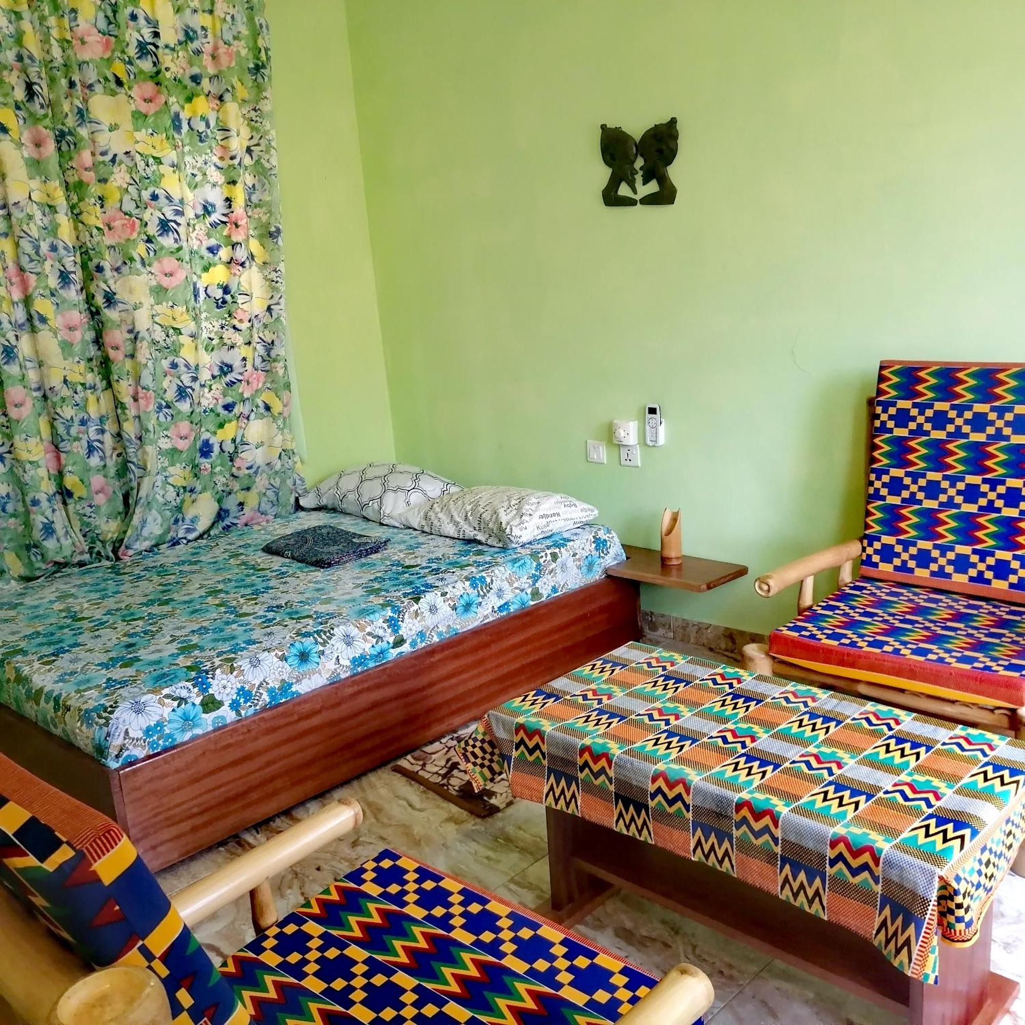 Scorpion Hill Lodge Busua Værelse billede
